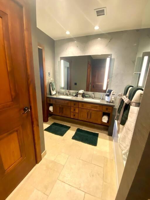 Ski In/Out - Zalanta - Great Location- 2 Hot Tubs - Heated Pool 사우스 레이크 타호 외부 사진